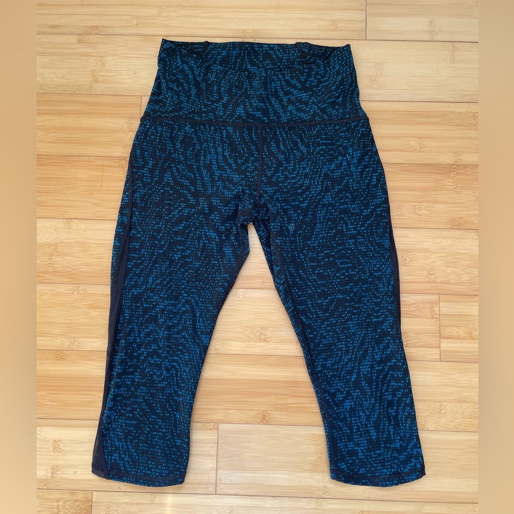 Lululemon Train Times Crop (17") Size 6